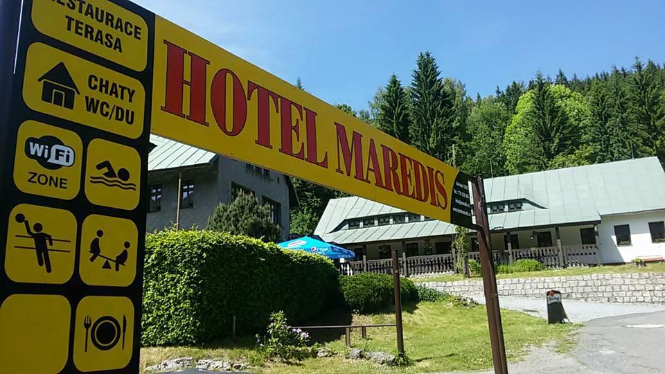 Hotel Maredis Корженов Екстер'єр фото